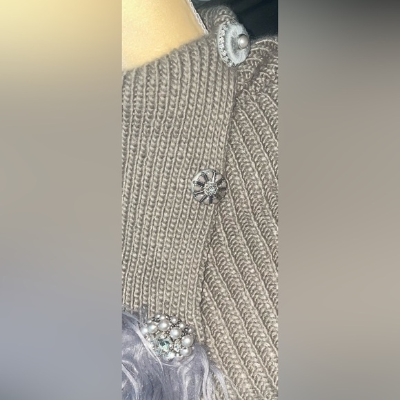 Kontessa Light Brown Taupe
Poncho Chic Italian Knitwear - Picture 5 of 5